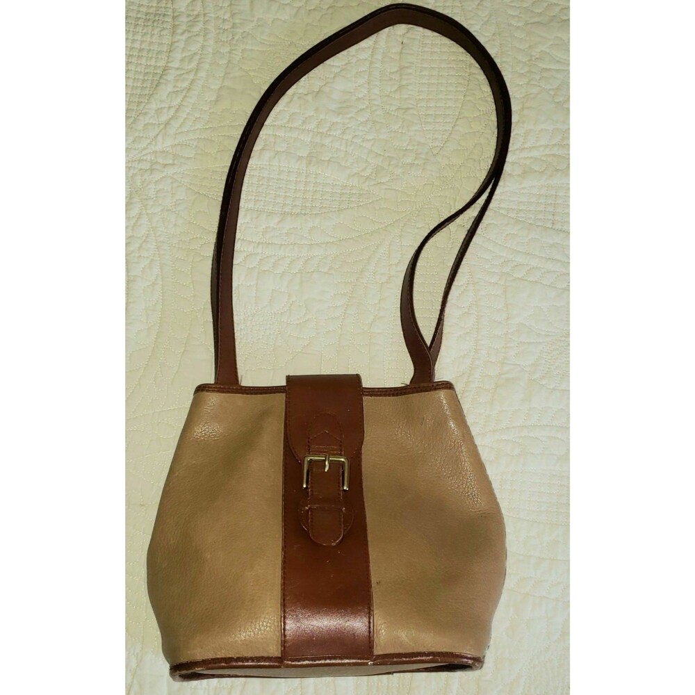 Hexagonal tan and oxblood brown shoulder